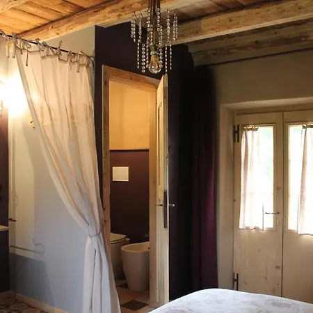 61 - Bed and breakfast