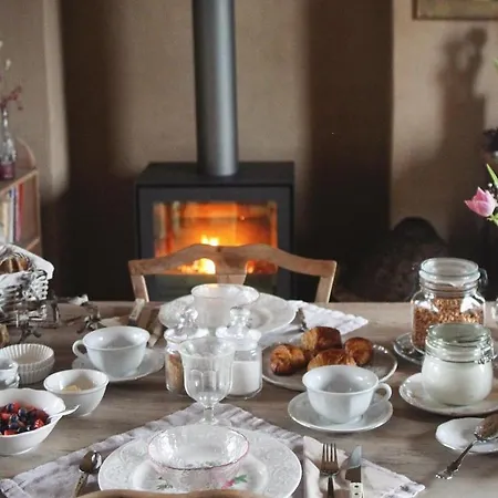 Bed and breakfast 61 -