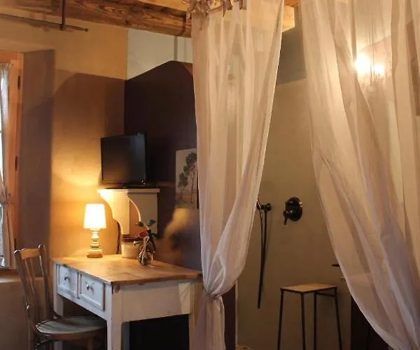 Bed & Breakfast 61 -