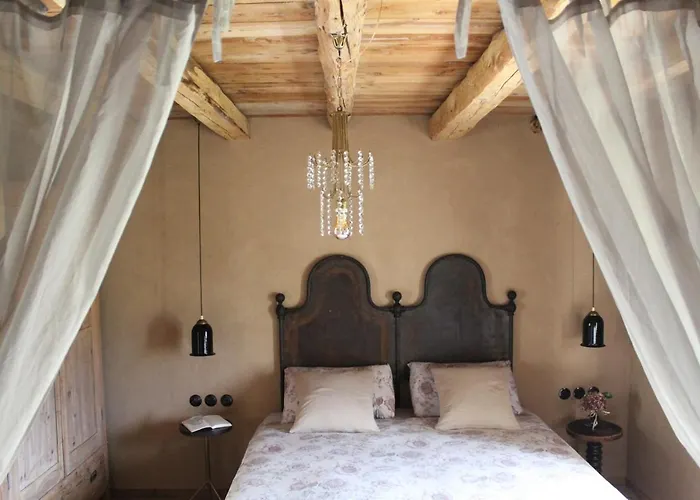 Bed & Breakfast 61 -